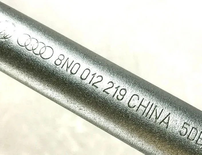 AUDI Q5 8R (2008-2017) Ключ для болтов колес 8N0012219 24565996