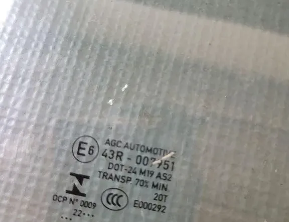 PEUGEOT 208 2 generation (2019-2023) Стекло передней правой двери 43R007951 33214004