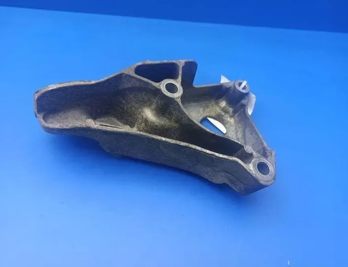 BMW 3 Series E90/E91/E92/E93 (2004-2013) Kreisais motora stiprinājums 13807410 21494897