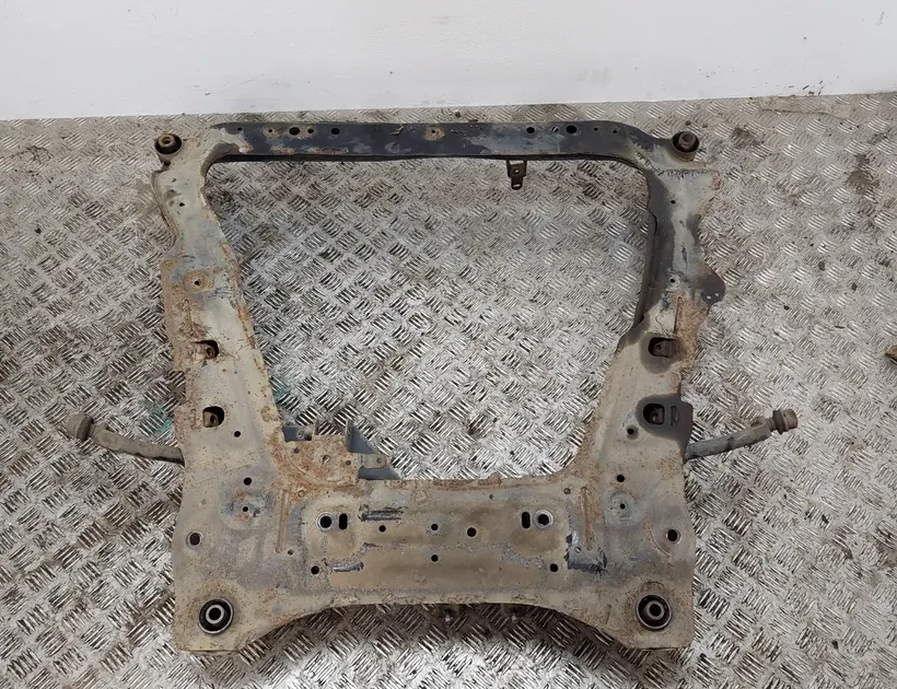 NISSAN X-Trail T32 (2013-2022) Priekšējās balstiekārtas rāmis 33361402