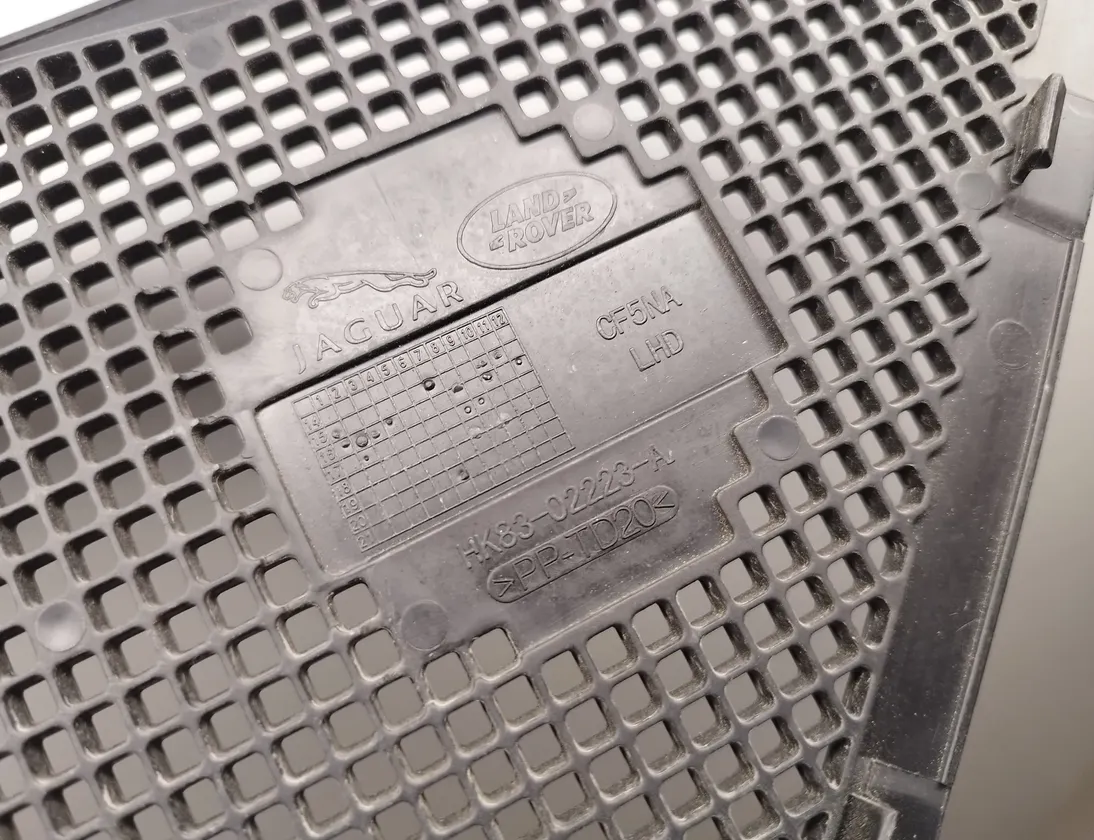 JAGUAR F-Pace 1 generation (2016-2024) Пластмасса передняя стеклоочистителей HK8302223A 33339273