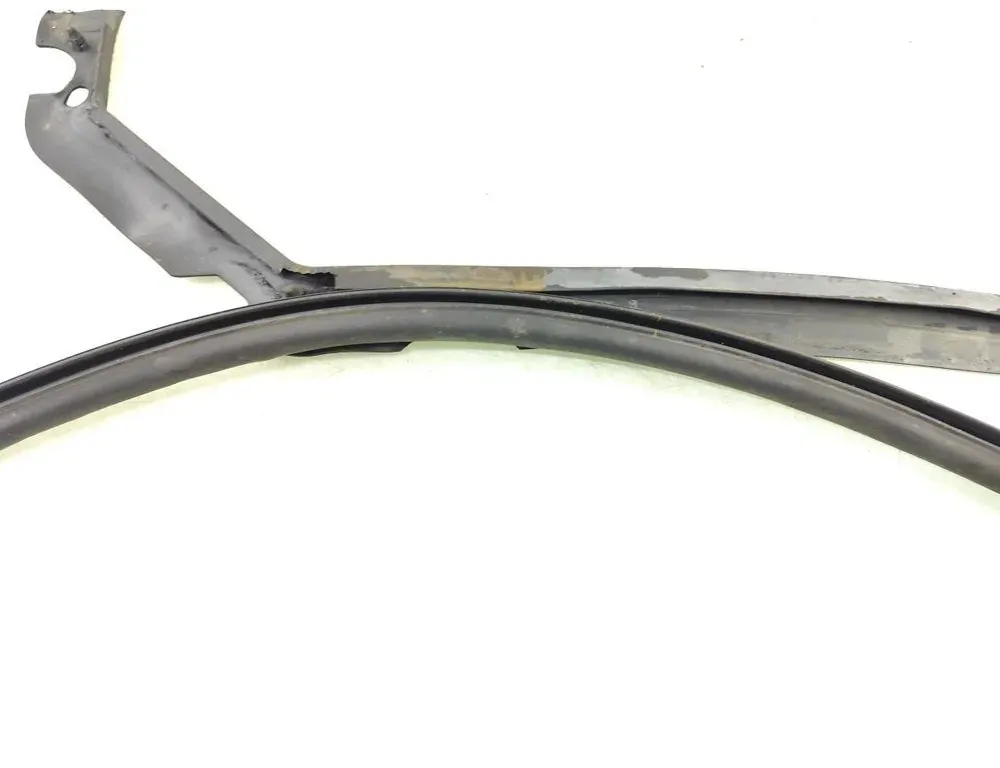 BMW 3 Series E46 (1997-2006) Резина моторного отсека 8370409 33230666