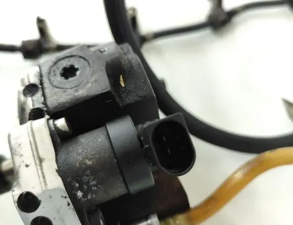 BMW 5 Series E60/E61 (2003-2010) Fuel Pump 7798333,682619192 33231075