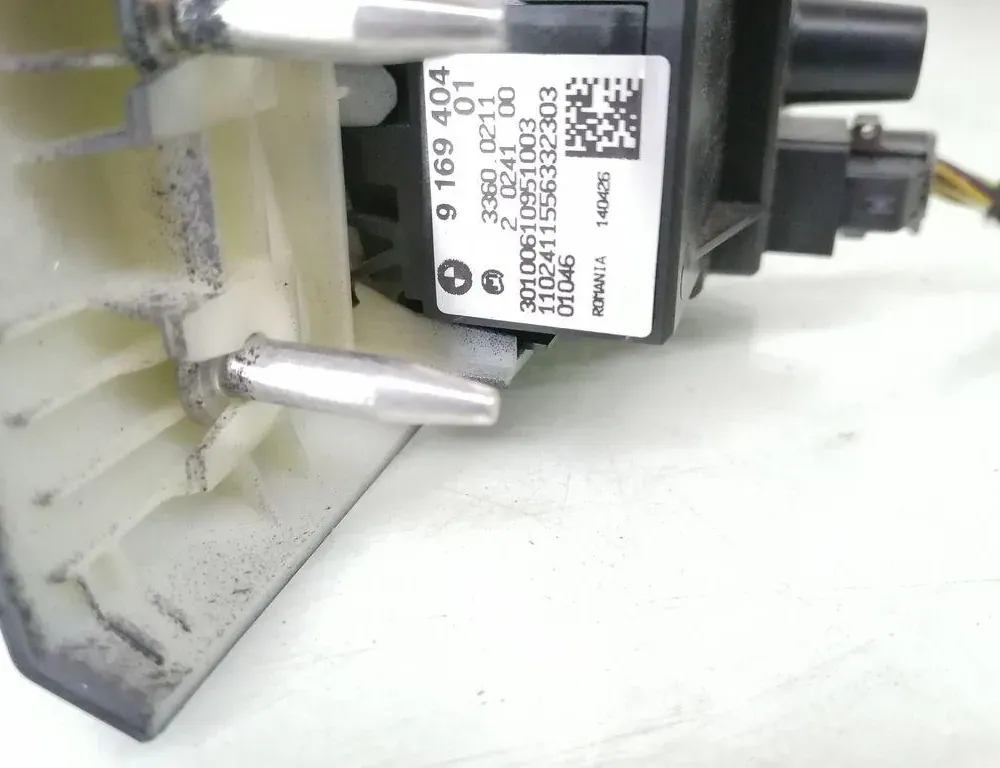 BMW 3 Series E90/E91/E92/E93 (2004-2013) Lukturu vadības slēdzis 9169404 33231403