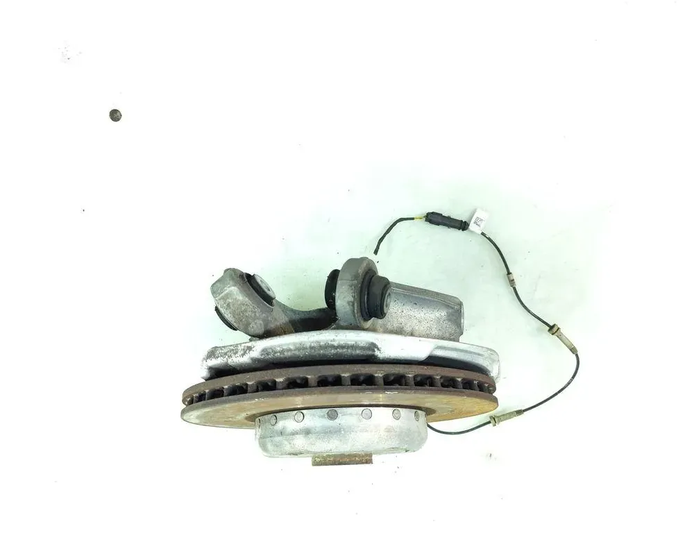 BMW 5 Series G30/G31 (2016-2023) Rear Right Wheel Hub 6866338 33232235