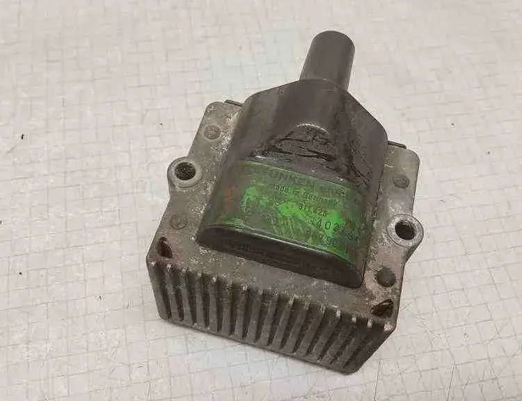 VOLKSWAGEN Golf 3 generation (1991-1998) Augstsprieguma aizdedzes vads (svečvads) 867905104A 32519662