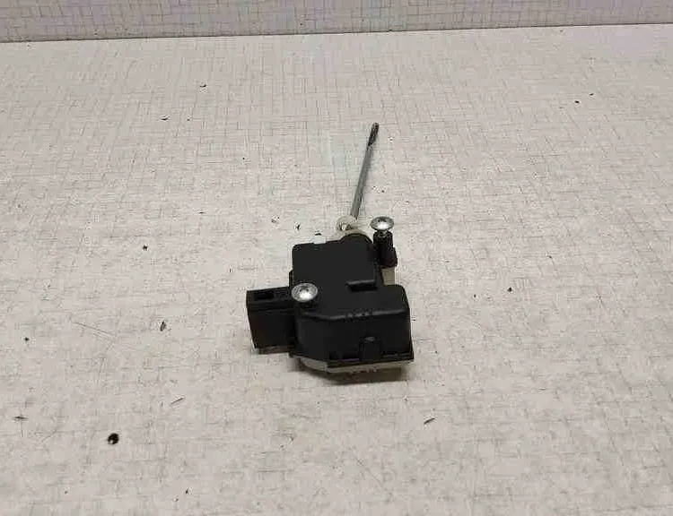 SKODA Octavia 2 generation (2004-2013) Degvielas tvertnes vāciņa bloķēšana 1Z0810773,1Z0810773A 32560045