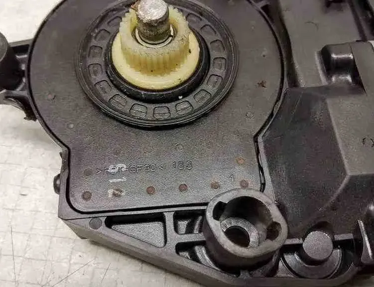 AUDI A4 B7/8E (2004-2008) Priekšējo kreiso durvju logu pacēlāja motorīts 105841105,0130821764,0360006,5WK47006CBF,8E195982B,9700105991104,102236XXX 32564946