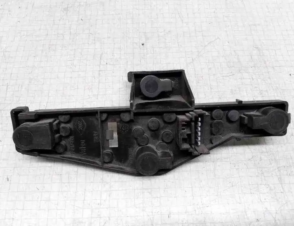 RENAULT Laguna 2 generation (2001-2007) Aizmugurējo lukturu kontakti VALEO2347 32624218