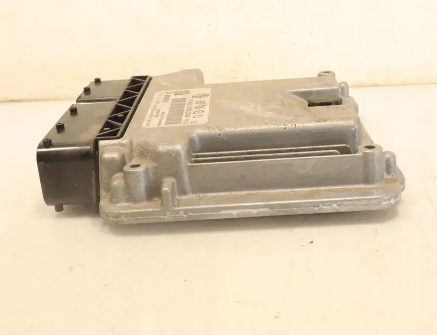 VOLKSWAGEN Touran 1 generation (2003-2015) Motora vadības bloks 0281014045 32905405