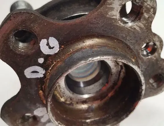 BMW 5 Series G30/G31 (2016-2023) Aizmugurējā labā riteņa gultnis 33177724