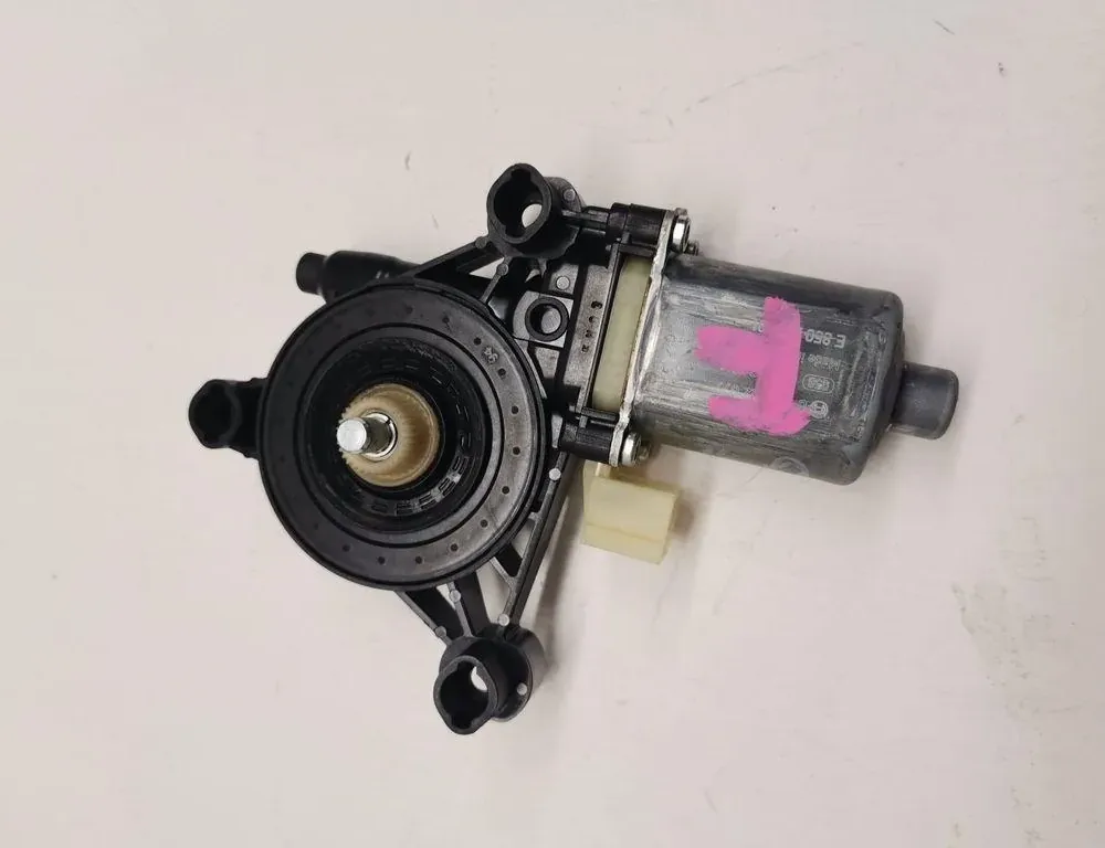 PORSCHE Macan 1 generation (2013-2023) Front Left Door Window Regulator Motor 5Q0959801 33178292