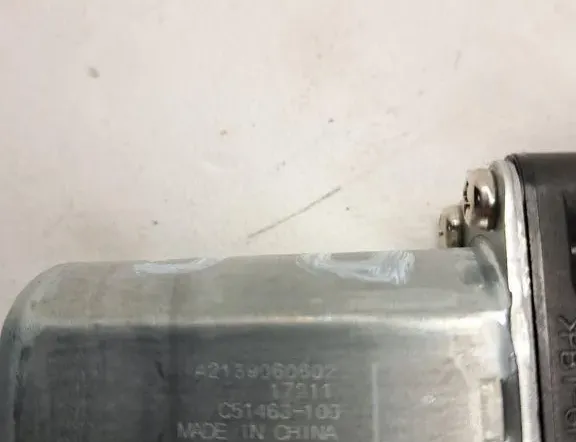 MERCEDES-BENZ GLC X253 (2015-2024) Aizmugurējo labo durvju loga vadības motorīts A2139060502 33182525