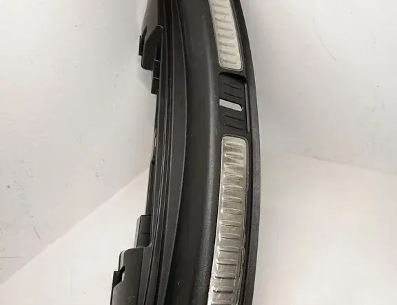 PORSCHE Macan 1 generation (2013-2023) Bagāžas nodalījuma slēdzenes apdare 95B864483 33183974