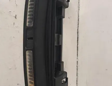 PORSCHE Macan 1 generation (2013-2023) Bagāžas nodalījuma slēdzenes apdare 95B864483 33196766