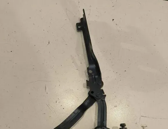 VOLKSWAGEN Golf 5 generation (2003-2009) Петля капота передняя правая 5K0823302 33199747