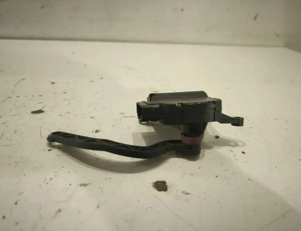 VOLKSWAGEN Golf 5 generation (2003-2009) Клапаны управления внутренним подогревом 983388DE,0132801344 33199975