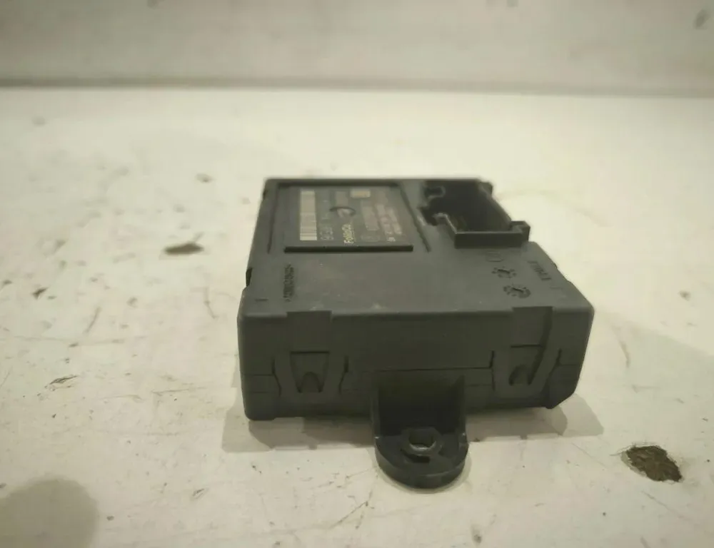 VOLVO XC60 2 generation (2017-2024) Блок управления дверей задние правые 10057889 33201948