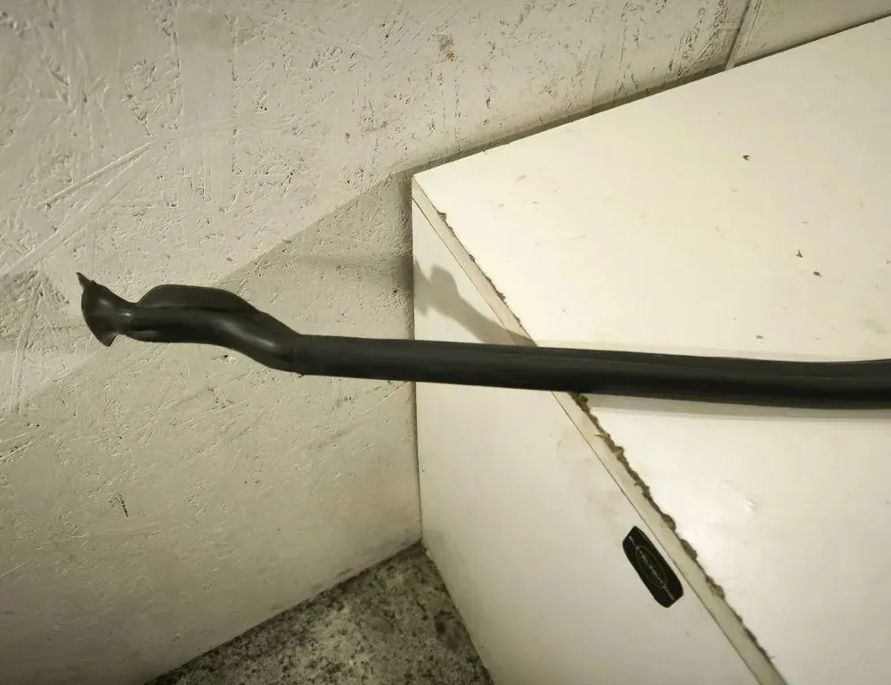 BMW 5 Series E60/E61 (2003-2010) Резина моторного отсека 7034163 33202130