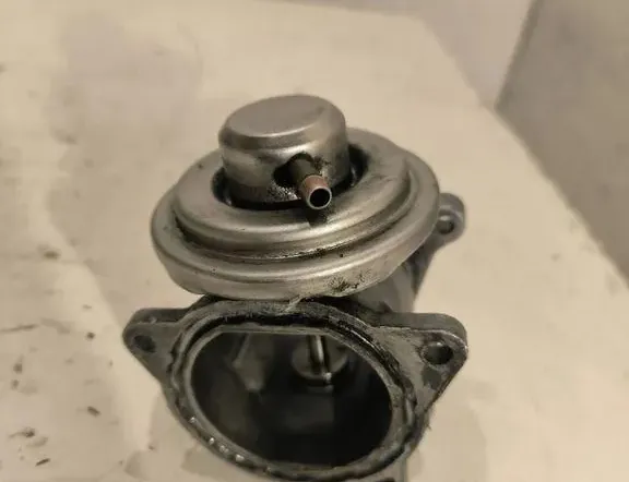 AUDI A3 8P (2003-2013) EGR Valve 038129637 33204095