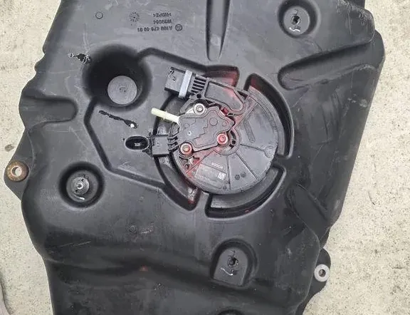 MERCEDES-BENZ GL-Class X166 (2012-2015) AdBlue tvertne A1664704801,1026894 34137992