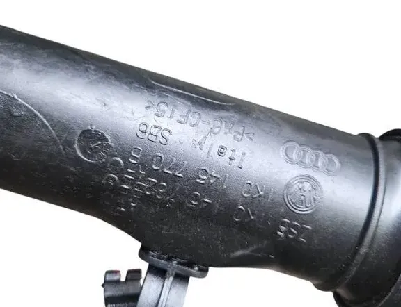 VOLKSWAGEN Passat B7 (2010-2015) шланг радиатора интеркулера 1K0145762 33246657