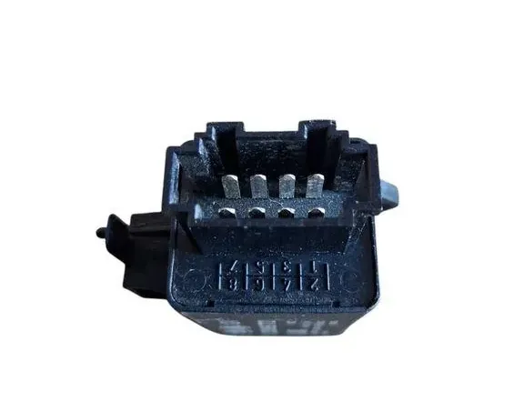 VOLKSWAGEN Passat B6 (2005-2010) Seat heating relay 1Z0959772 33249887