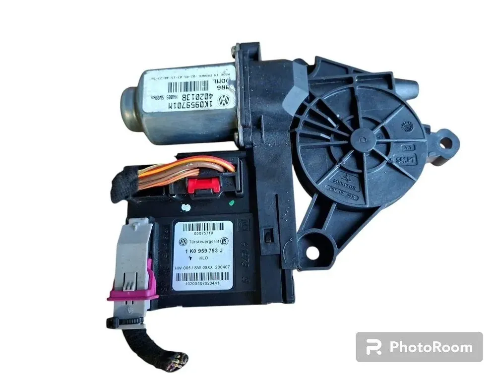 VOLKSWAGEN Golf 5 generation (2003-2009) Priekšējo kreiso durvju logu pacēlāja motorīts 1K0959793J 33250470