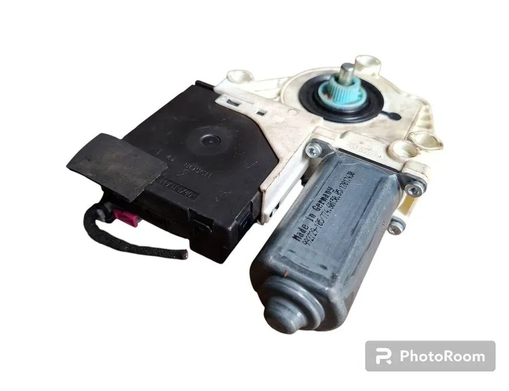 VOLKSWAGEN Passat B6 (2005-2010) Priekšējo kreiso durvju logu pacēlāja motorīts 1K0959792L 33250595