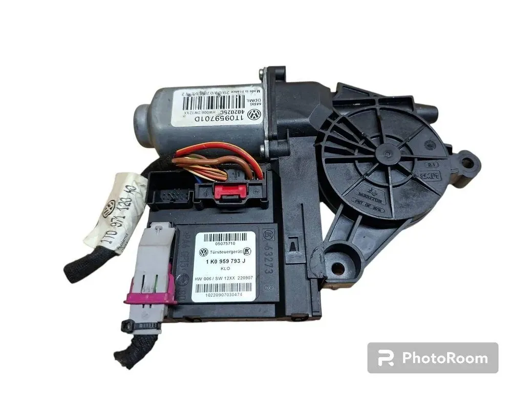 VOLKSWAGEN Touran 1 generation (2003-2015) Priekšējo kreiso durvju logu pacēlāja motorīts 1K0959793J 33250767