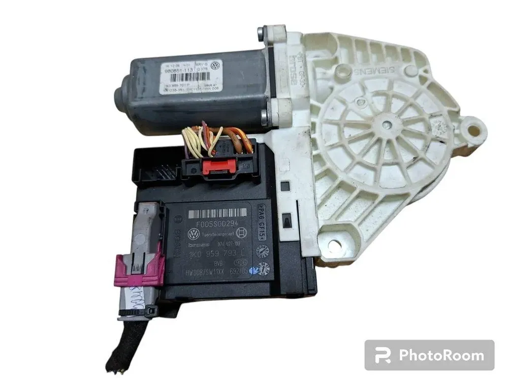 VOLKSWAGEN Passat B6 (2005-2010) Маторчик стеклоподъемника передней левой двери 1K0959793L 33250783