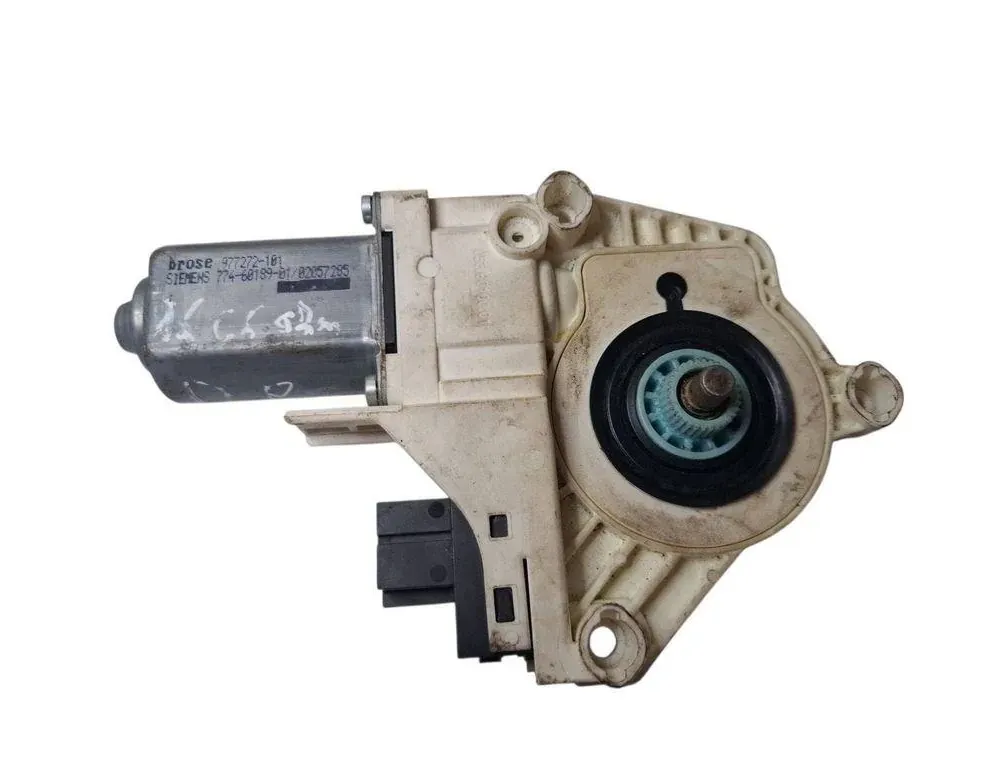 AUDI A6 C6/4F (2004-2011) Priekšējo kreiso durvju logu pacēlāja motorīts 4F0959802D 33403667