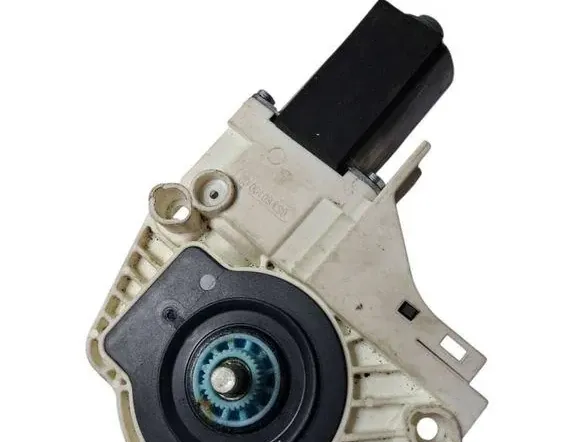 AUDI A6 C6/4F (2004-2011) Priekšējo kreiso durvju logu pacēlāja motorīts 8K0959801A 33403807