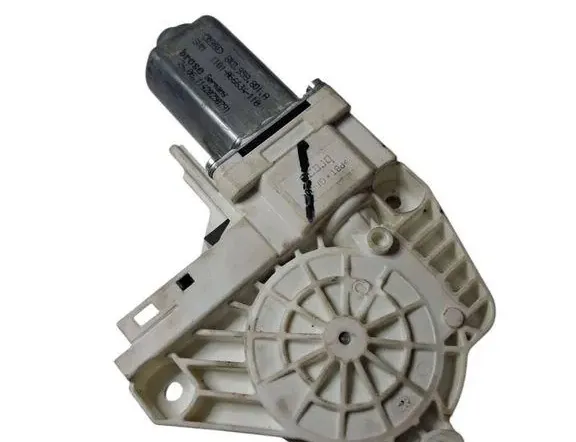 AUDI A6 C6/4F (2004-2011) Priekšējo kreiso durvju logu pacēlāja motorīts 8K0959801A 33403807