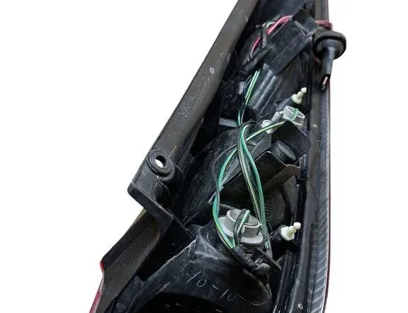 NISSAN X-Trail T30 (2001-2007) Aizmugurējais kreisais lukturis 33404003