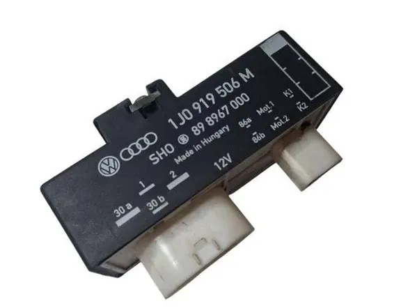 VOLKSWAGEN Polo 4 generation (2001-2009) Coolant fan relay 1J0919506M 33404026