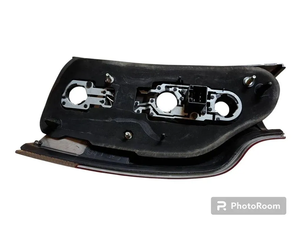 VOLVO XC70 2 generation (2000-2007) Aizmugurējais kreisais lukturis 33404076