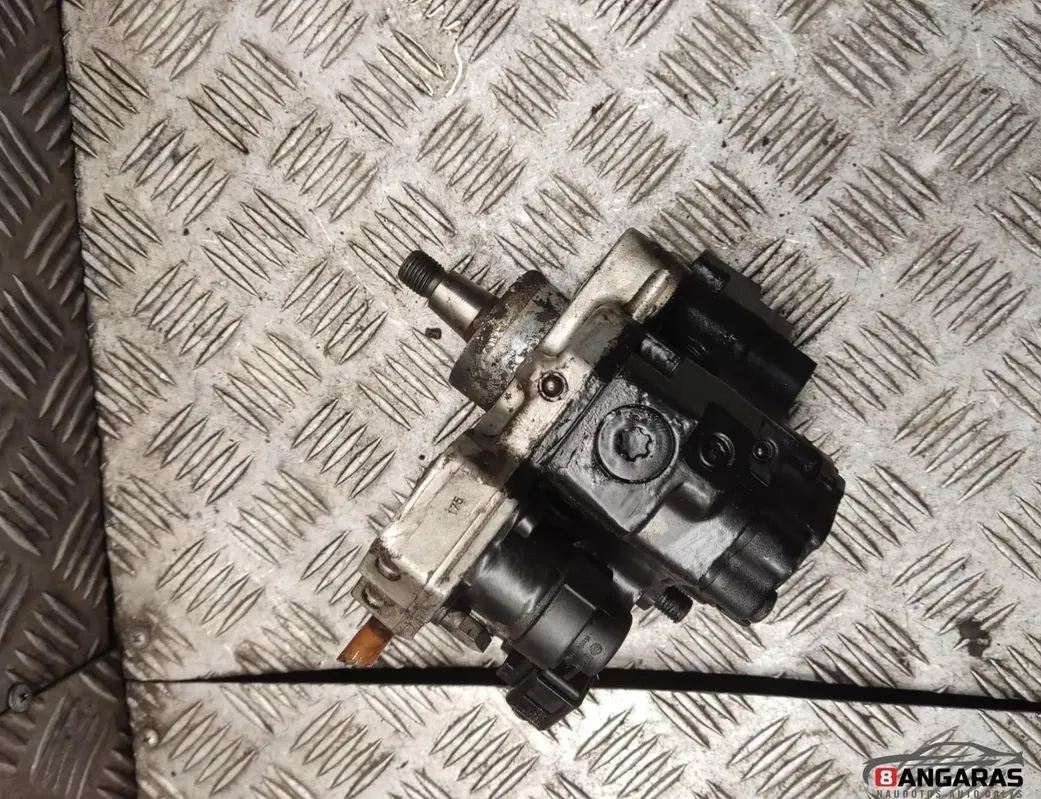 AUDI A8 D3/4E (2002-2010) Degvielas sūknis 059130755e 28392464