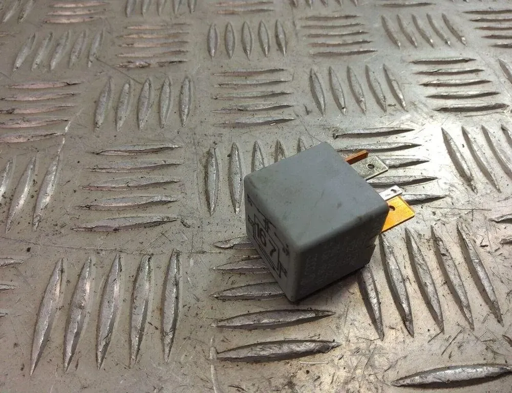 SEAT Alhambra 1 generation (1996-2010) Реле насоса горючего 191906383C 31005499