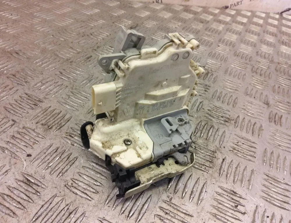 AUDI Q5 8R (2008-2017) Rear Left Door Lock 8K0839015C 33219218