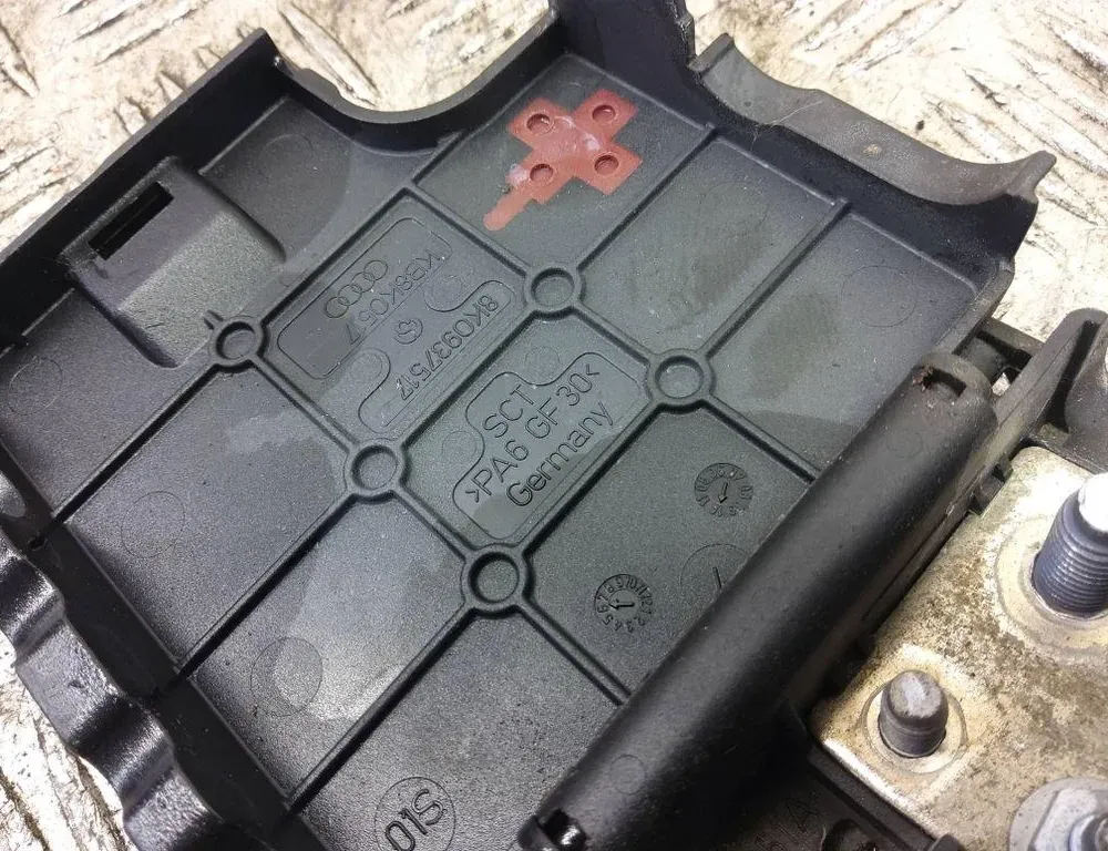 AUDI Q5 8R (2008-2017) Power Distribution Box 8K0937517 33219243