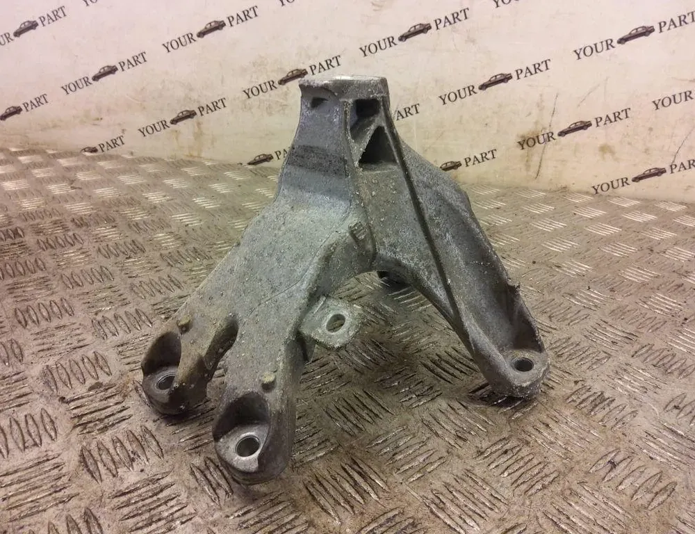 AUDI Q5 8R (2008-2017) Кронштейн двигателя правой стороны 8K0199308EE 33219295