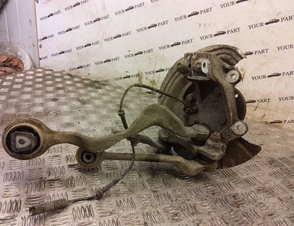 BMW 1 Series E81/E82/E87/E88 (2004-2013) Front Right Wheel Hub 6764444 33224711