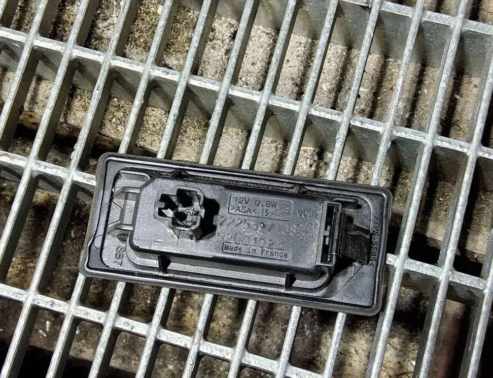 SEAT Arona 1 generation (2017-2024) Освещение номерного знака 5NA943021 33225076