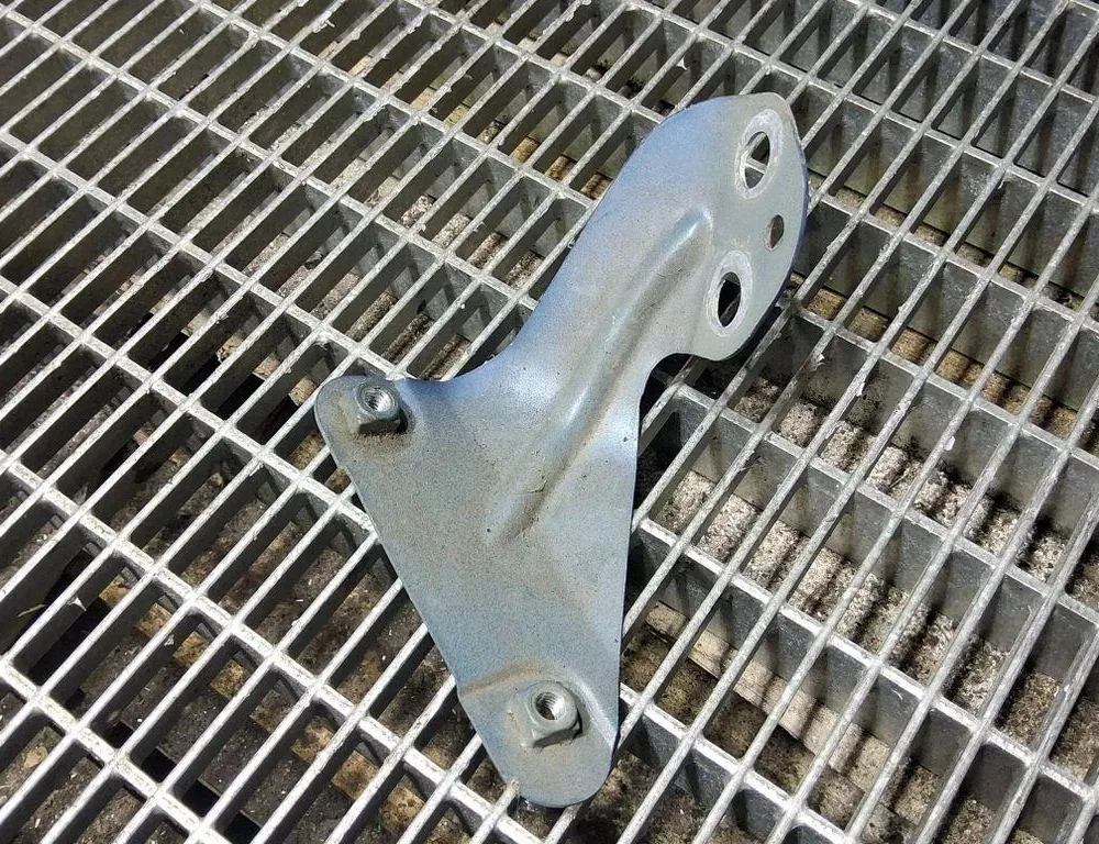 SEAT Arona 1 generation (2017-2024) Priekšējā labā spārna kronšteins 6F9821168A 33225082