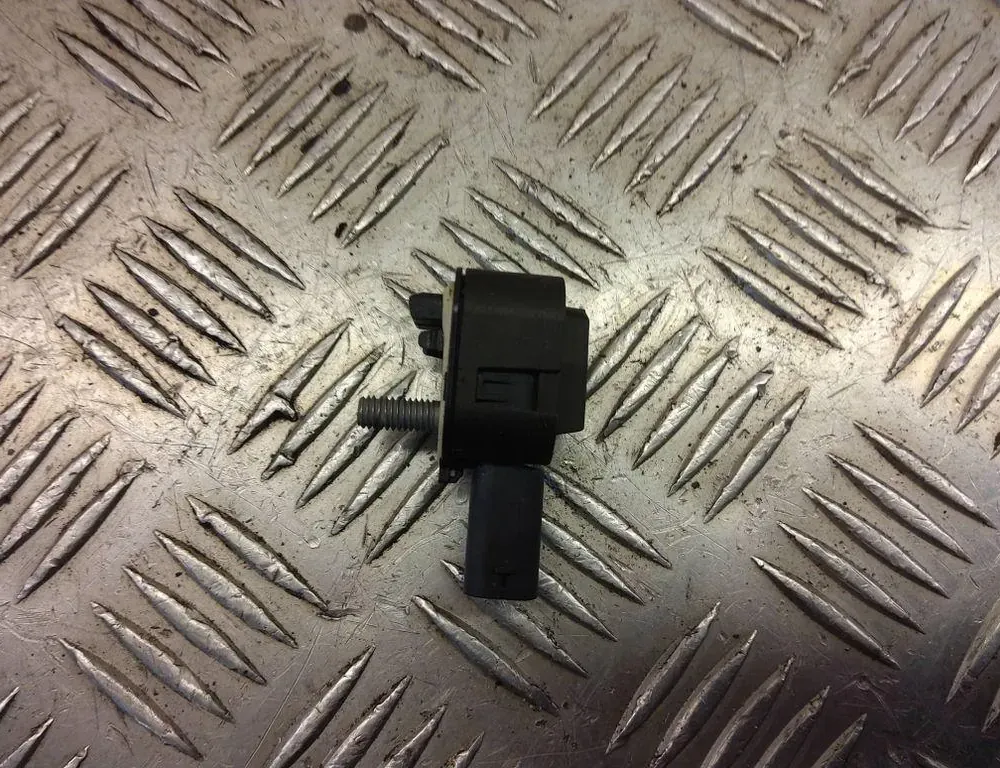 BMW 5 Series F10/F11 (2009-2017) Rear Right Impact Sensor 9224178 33401027