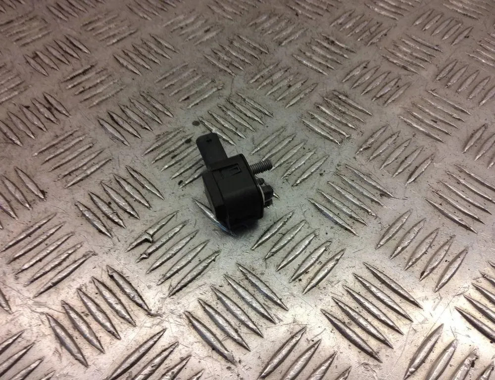 BMW 5 Series F10/F11 (2009-2017) Rear Right Impact Sensor 9224178 33401027