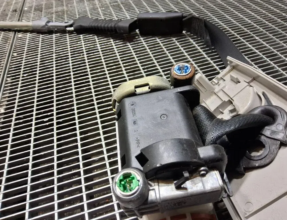 RENAULT Kadjar 1 generation (2015-2024) Priekšējā labā sēdekļa sprādze 308208899JN7 33401143