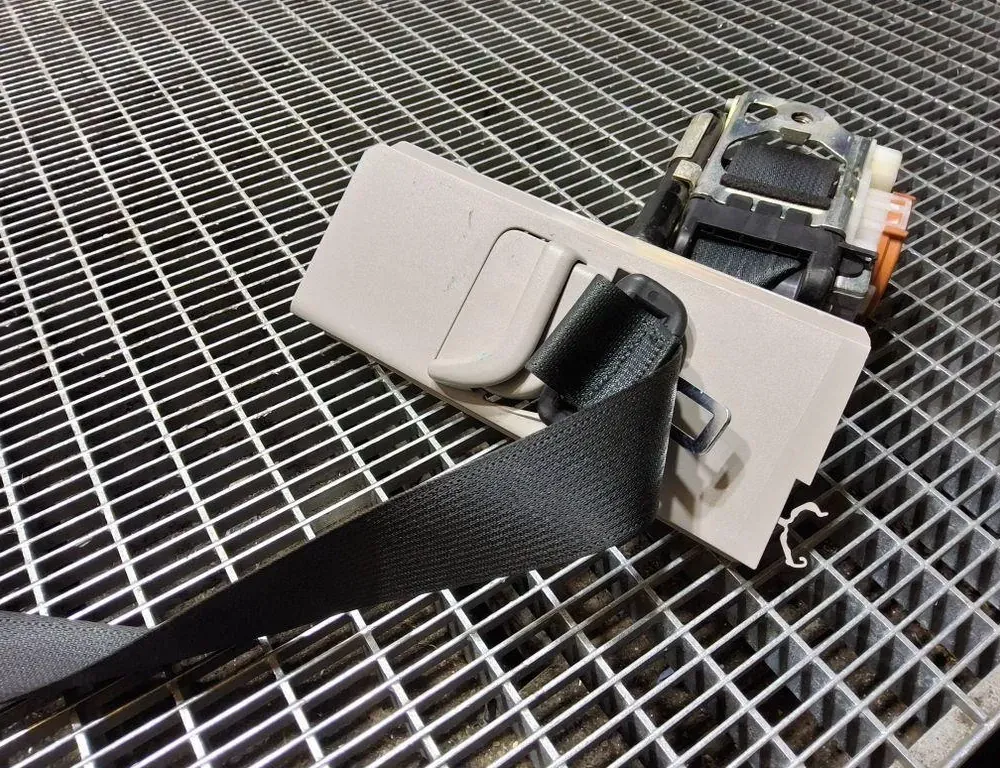 RENAULT Kadjar 1 generation (2015-2024) Priekšējā labā sēdekļa sprādze 308208899JN7 33401143