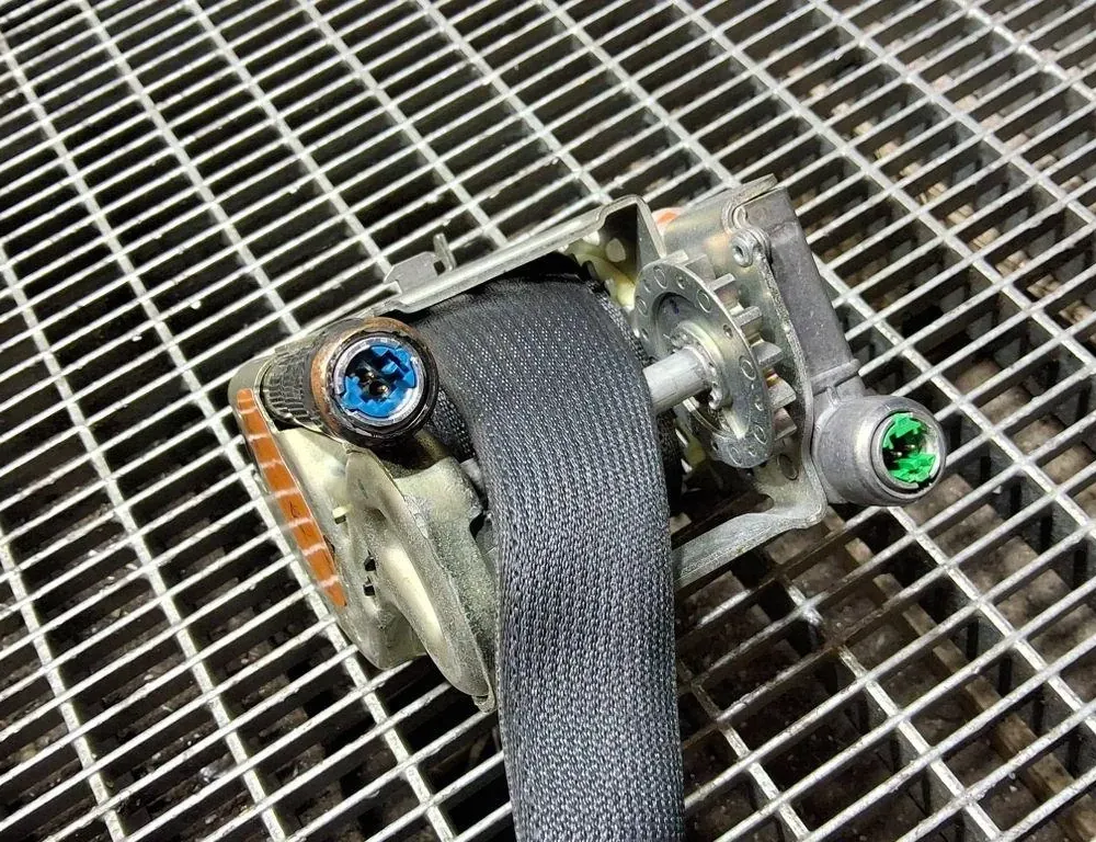 RENAULT Kadjar 1 generation (2015-2024) Priekšējā kreisā drošības josta 868848848R 33401144